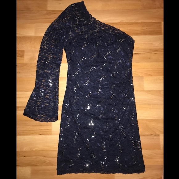 Navy blue one-sleeve lace dress with silver sequins - Picture 2 of 6